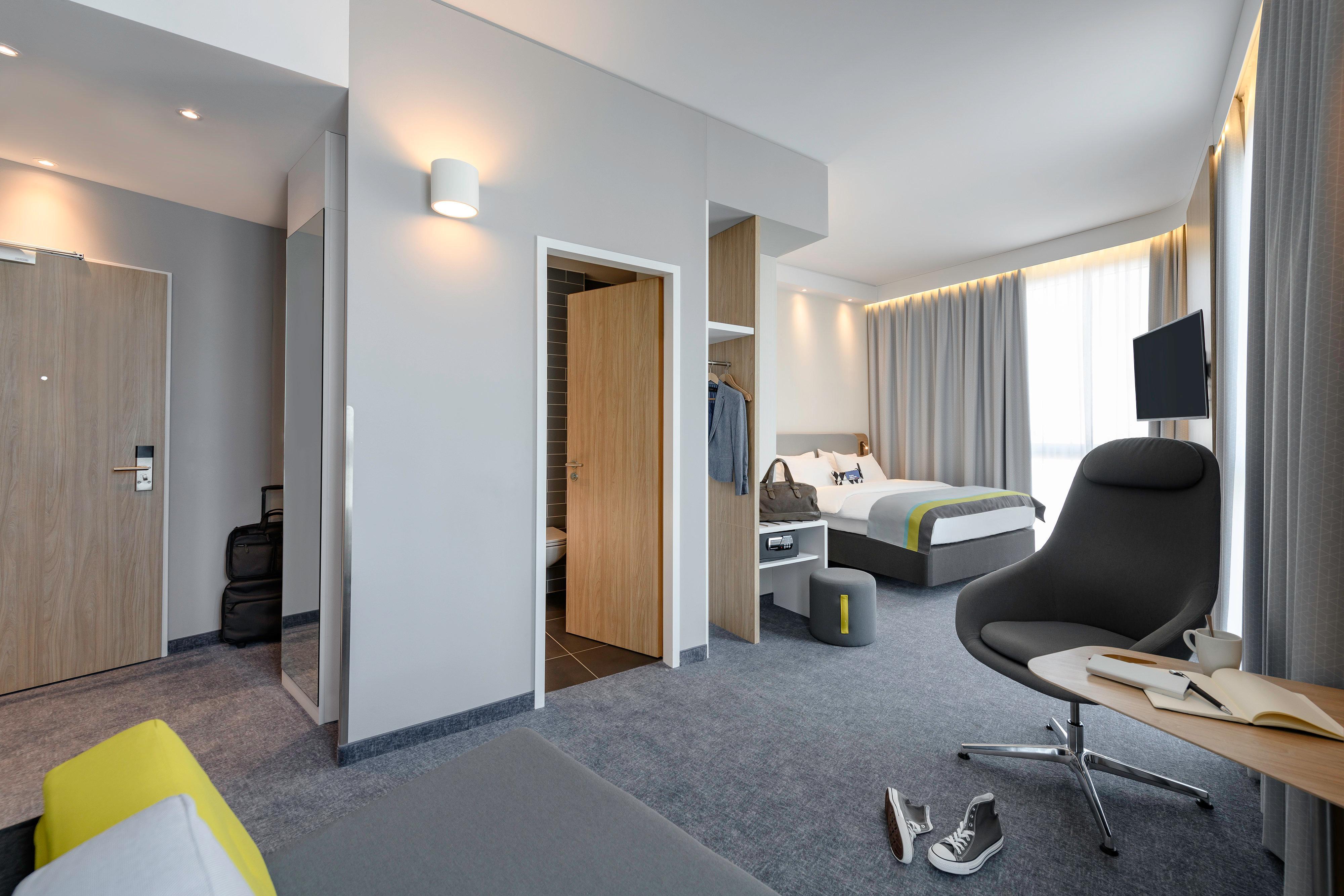 Holiday Inn Express - Regensburg By Ihg Bagian luar foto